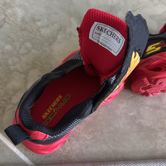 Skechers Thermo-Flash Flame Sneakers NWOT - Picture 6 of 6